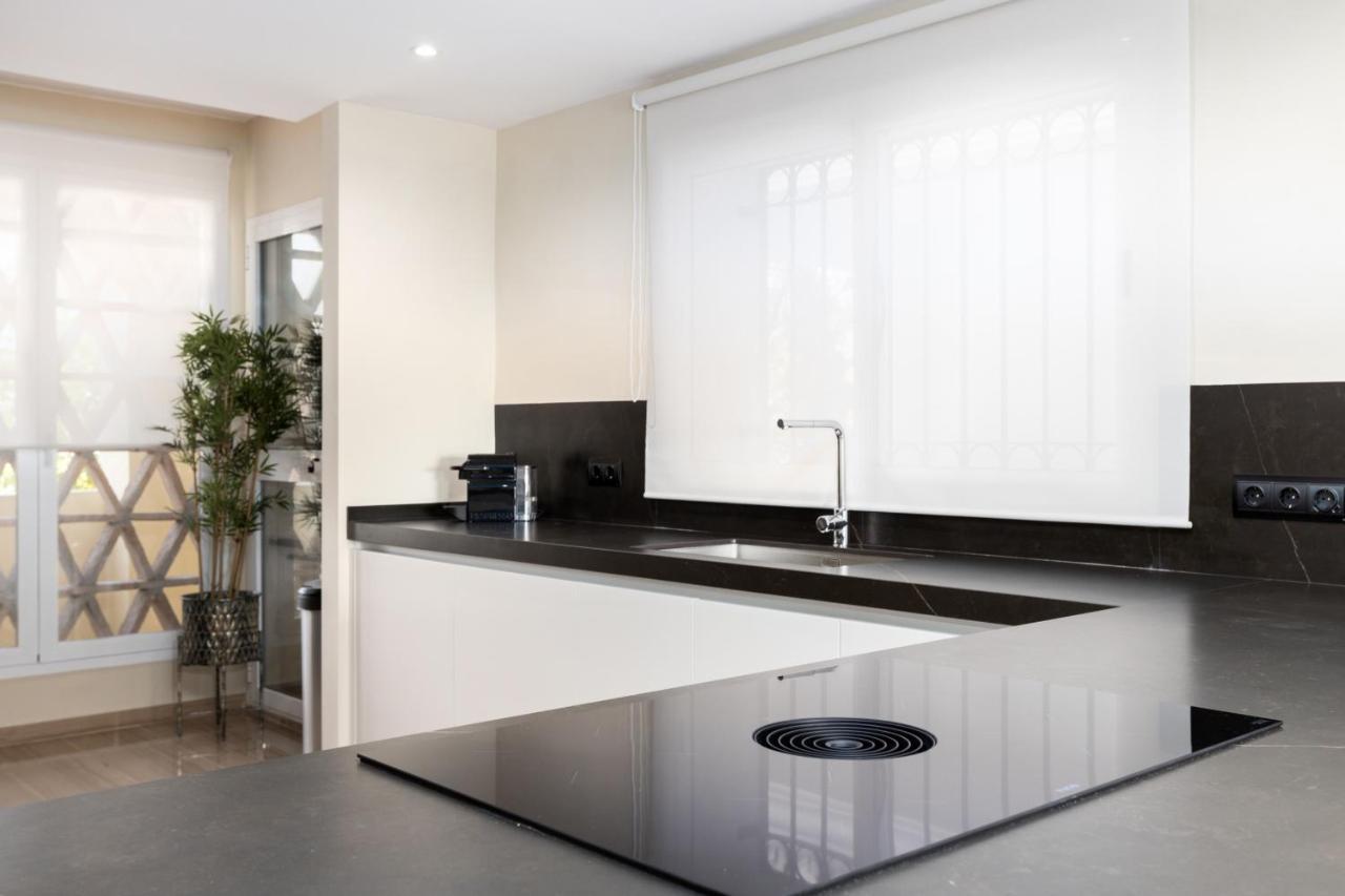 Homeforguest Front Line Beach Apartment In Hacienda Playa Marbella Bagian luar foto