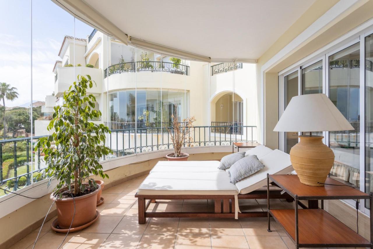 Homeforguest Front Line Beach Apartment In Hacienda Playa Marbella Bagian luar foto