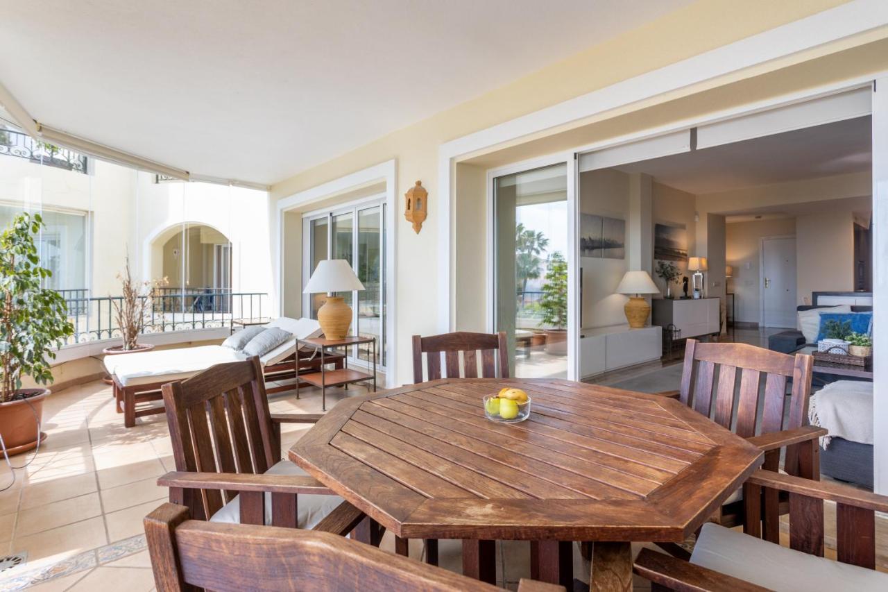Homeforguest Front Line Beach Apartment In Hacienda Playa Marbella Bagian luar foto