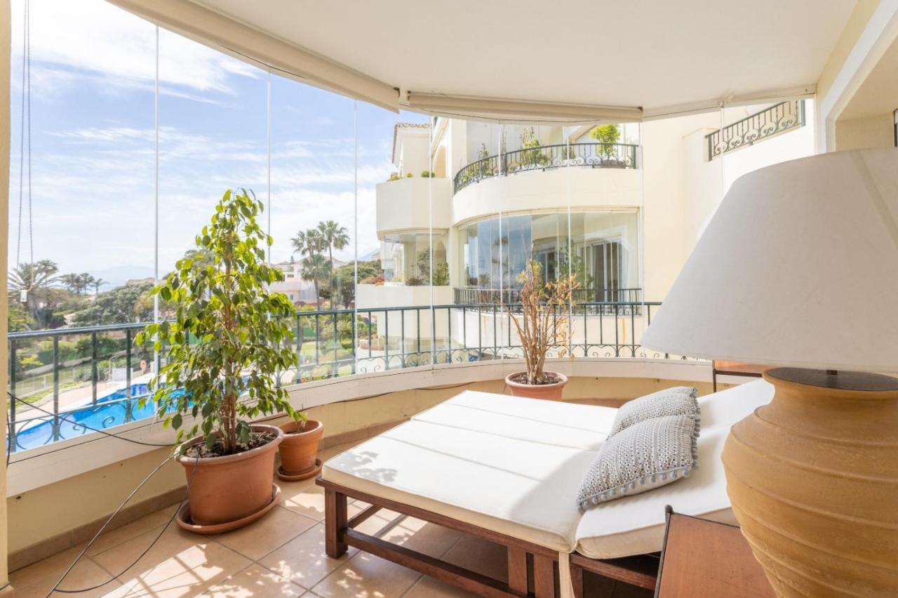 Homeforguest Front Line Beach Apartment In Hacienda Playa Marbella Bagian luar foto