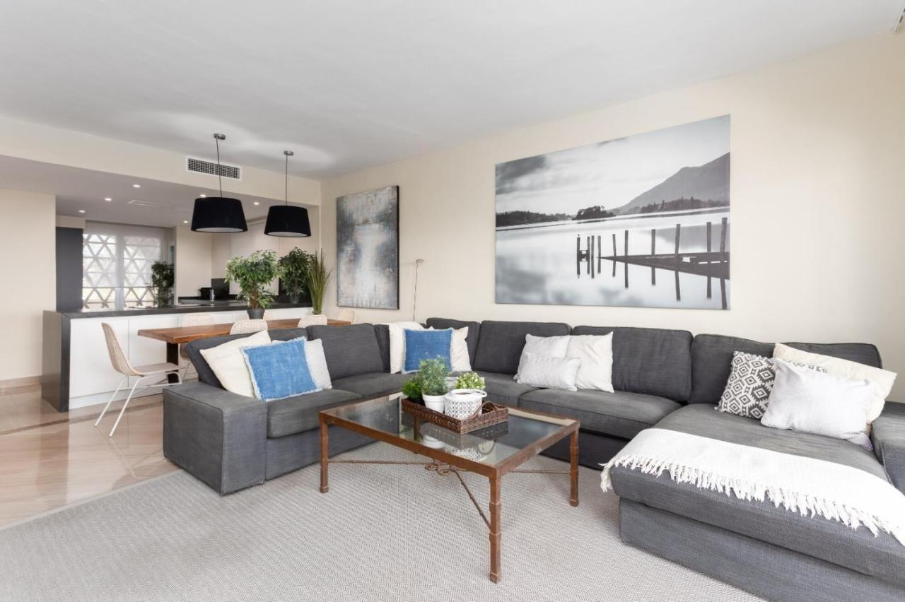 Homeforguest Front Line Beach Apartment In Hacienda Playa Marbella Bagian luar foto