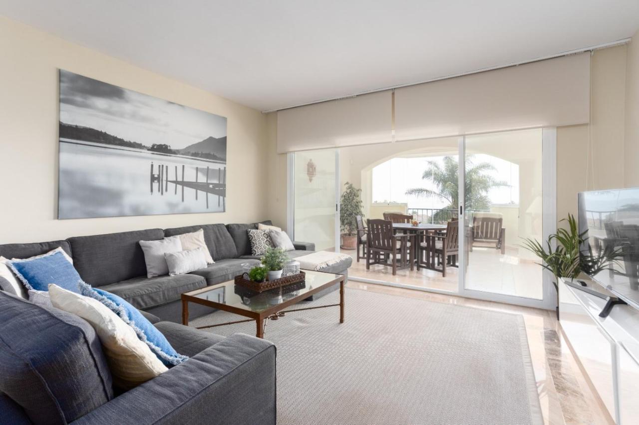 Homeforguest Front Line Beach Apartment In Hacienda Playa Marbella Bagian luar foto