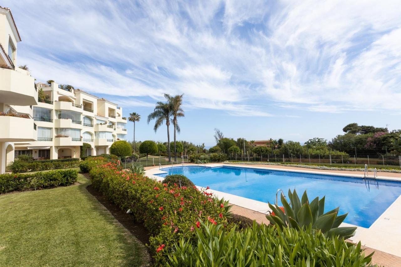 Homeforguest Front Line Beach Apartment In Hacienda Playa Marbella Bagian luar foto