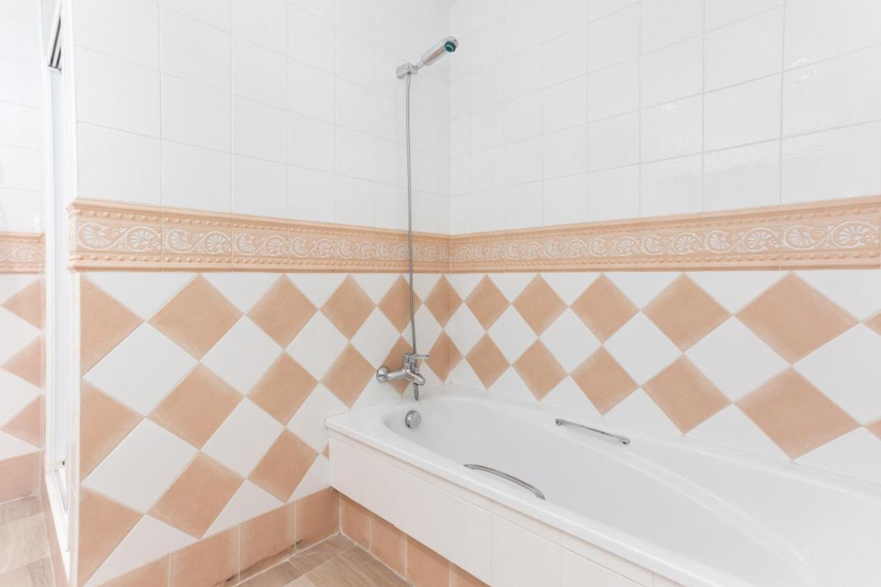 Homeforguest Front Line Beach Apartment In Hacienda Playa Marbella Bagian luar foto